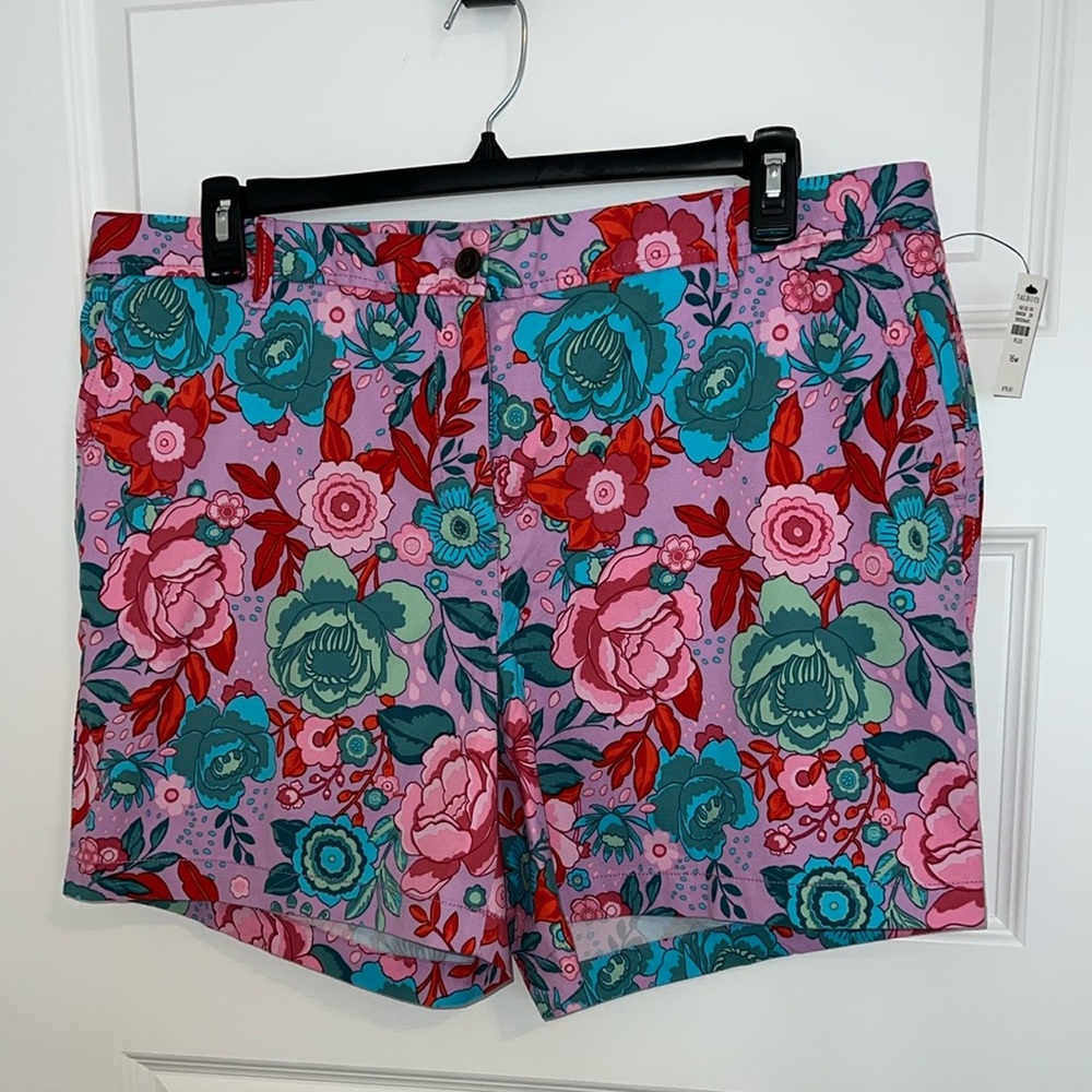 Talbots Relaxed Chino Shorts with Vibrant Floral Print Size 16W, NWT